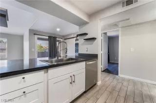 Photo #6: 2608148 Listing 