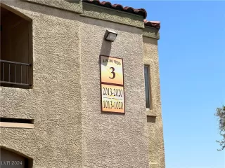 Photo #1: 2608156 Listing 