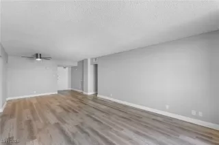 Photo #3: 2608185 Listing 