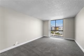 Photo #6: 2608185 Listing 