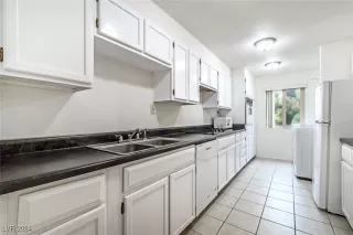 Photo #3: 2608206 Listing 