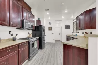 Photo #6: 2608241 Listing 