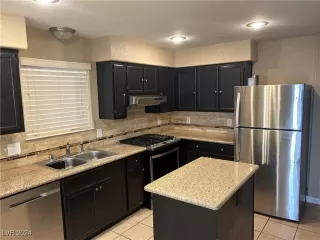 Photo #4: 2608251 Listing