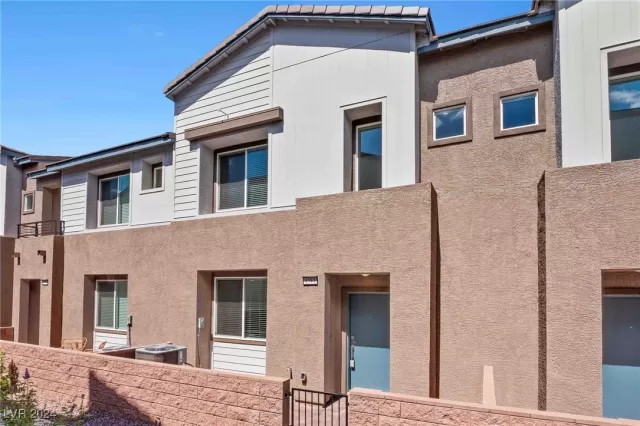 MLS: 2608264 Condo For Sale