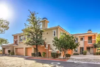 Photo #2: 2608275 Listing