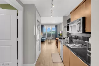 Photo #5: 2608302 Listing 