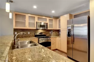 Photo #3: 2608310 Listing 