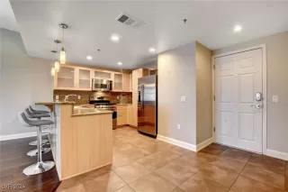 Photo #5: 2608310 Listing 