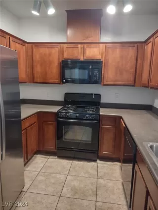 Photo #1: 2608319 Listing 