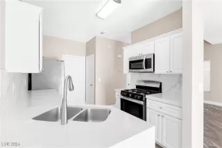 Photo #3: 2608331 Listing 