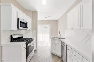 Photo #4: 2608331 Listing 