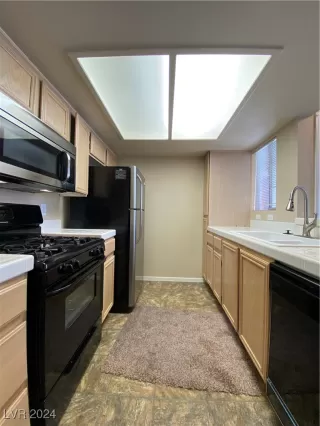 Photo #6: 2608363 Listing 