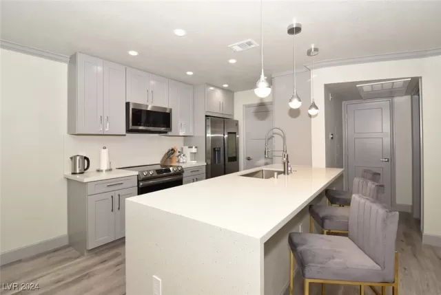 MLS: 2608364 Condo For Sale