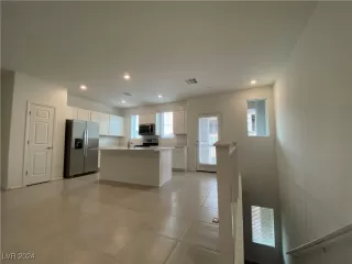 Photo #2: 2608371 Listing 