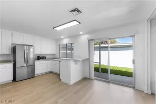 Photo #2: 2608387 Listing 