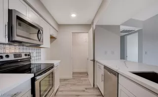 Photo #2: 2608416 Listing 