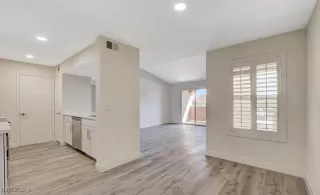 Photo #4: 2608416 Listing 