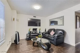 Photo #2: 2608442 Listing