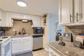 Photo #5: 2608442 Listing