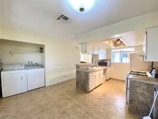 Photo #6: 2608448 Listing 