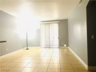 Photo #4: 2608473 Listing