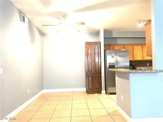 Photo #5: 2608473 Listing