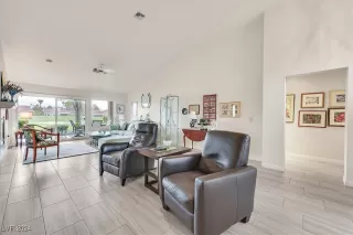 Photo #5: 2608512 Listing