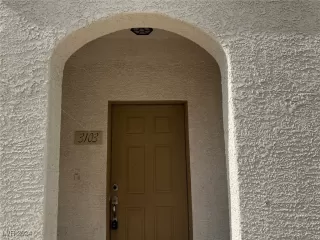 Photo #2: 2608540 Listing