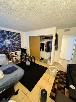 Photo #3: 2608546 Listing