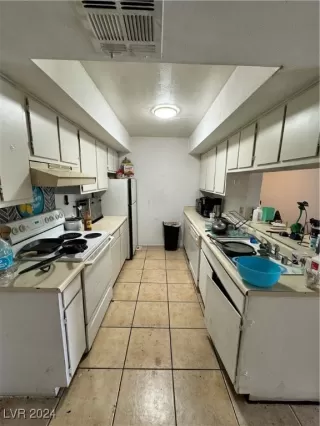 Photo #5: 2608546 Listing