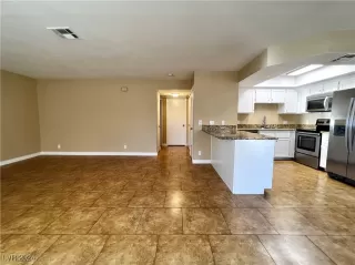 Photo #3: 2608560 Listing 