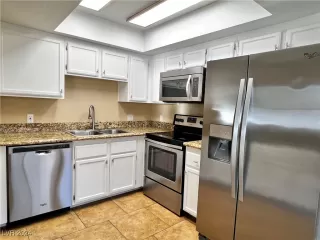 Photo #5: 2608560 Listing 