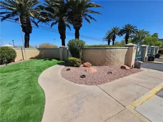 Photo #2: 2608576 Listing 