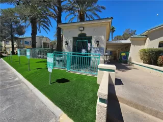 Photo #3: 2608576 Listing 