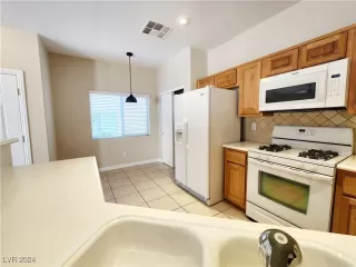 Photo #2: 2608636 Listing 