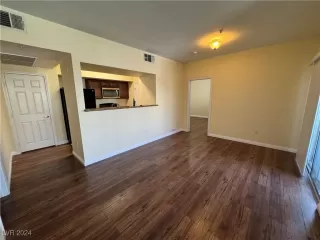 Photo #4: 2608679 Listing 