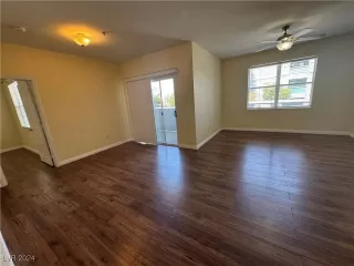 Photo #5: 2608679 Listing 