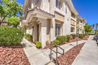 Photo #2: 2608681 Listing