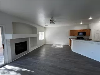 Photo #4: 2608684 Listing 