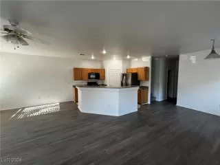 Photo #5: 2608684 Listing 