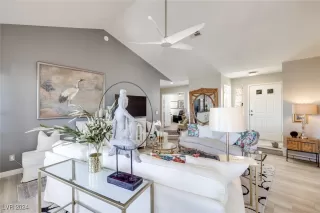 Photo #5: 2608692 Listing 