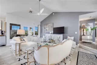 Photo #6: 2608692 Listing 