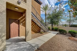 Photo #1: 2608716 Listing