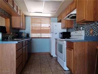 Photo #2: 2608720 Listing