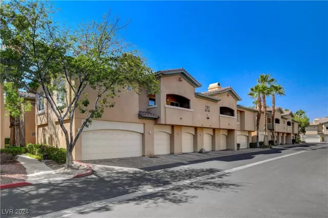 MLS: 2608732 Condo For Sale