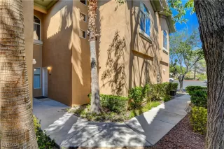 Photo #2: 2608732 Listing 