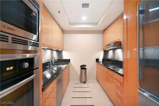 Photo #3: 2608740 Listing 