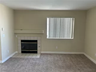 Photo #3: 2608759 Listing