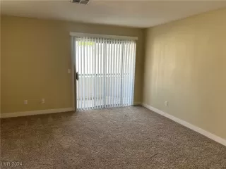 Photo #4: 2608759 Listing