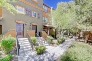 Photo #1: 2608761 Listing